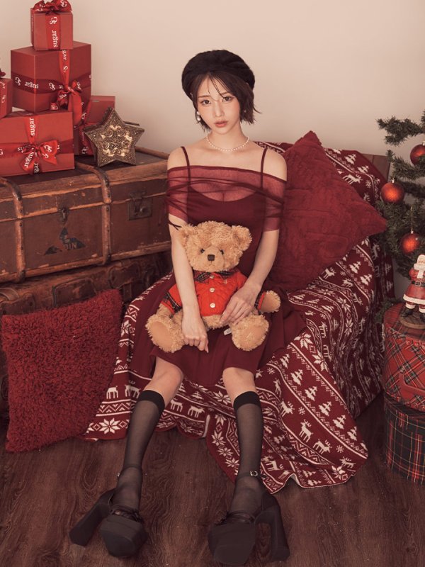 ワインレッド　モデル：りこ　身長：156cm　着用サイズ：Sサイズ