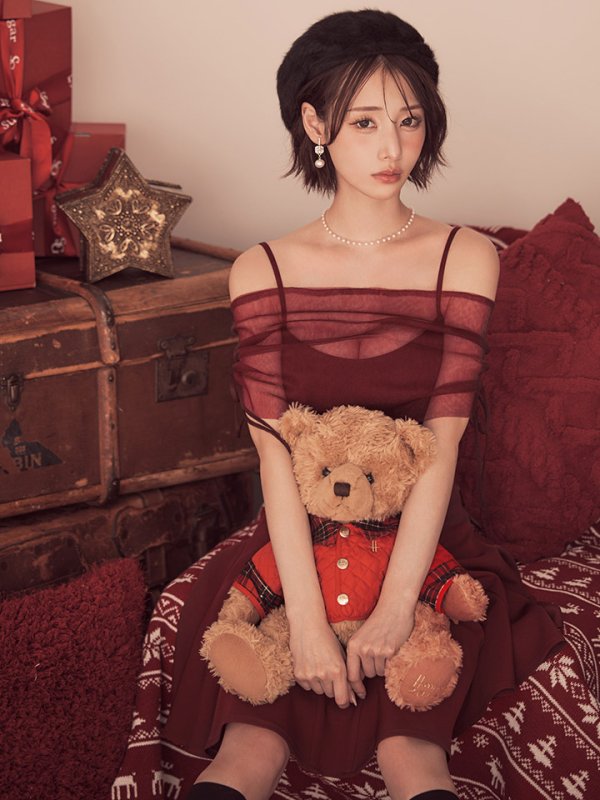 ワインレッド　モデル：りこ　身長：156cm　着用サイズ：Sサイズ