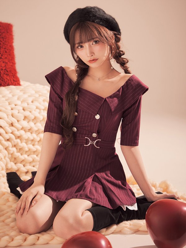 ワインレッド　モデル：まみ　身長：160cm　着用サイズ：Sサイズ