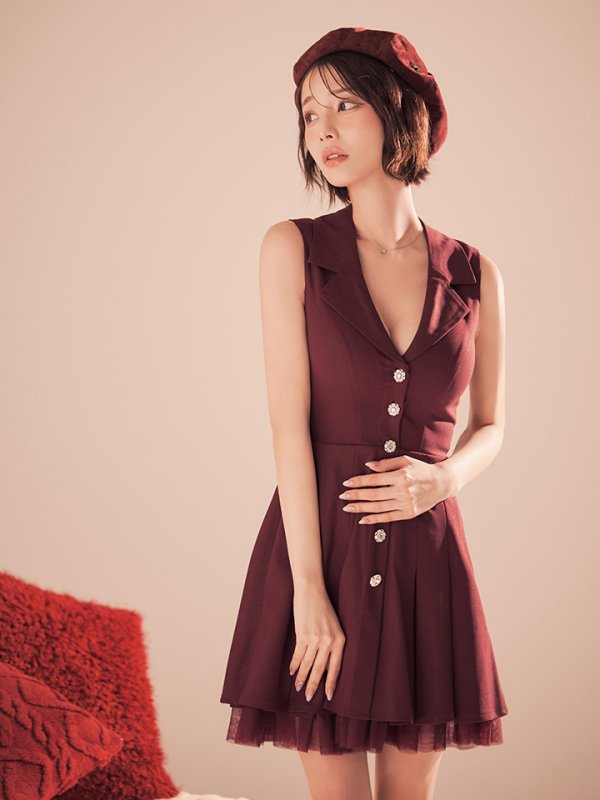 ワインレッド　モデル：りこ　身長：156cm　着用サイズ：Sサイズ