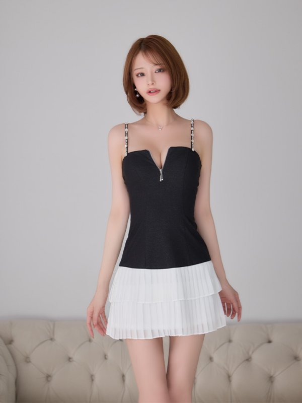 ブラックxホワイト　モデル：れみれみ　身長：163cm　着用サイズ：Sサイズ