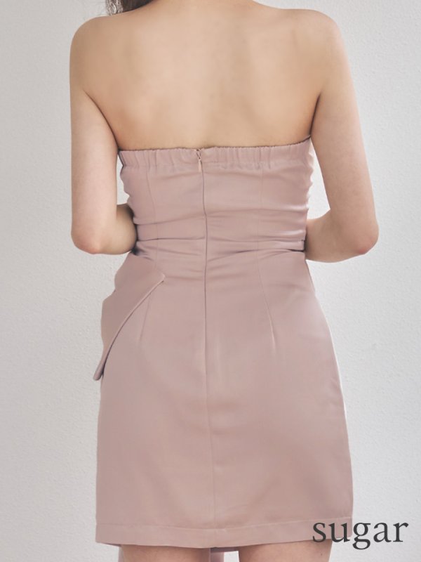 ピンクベージュ　モデル：カルア　身長156cm　着用サイズ：Sサイズ