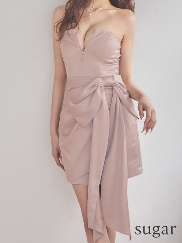 ピンクベージュ　モデル：カルア　身長156cm　着用サイズ：Sサイズ