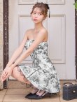 ホワイトxブラック　モデル：るりぴ　身長：165cm　着用サイズ：Sサイズ