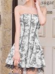 ホワイトxブラック　モデル：るりぴ　身長：165cm　着用サイズ：Sサイズ