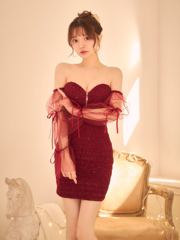 ワインレッド　モデル：羽澄まり　身長：158cm　着用サイズ：Sサイズ