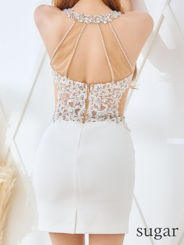 ホワイト モデル:真優川咲 身長:158cm 着用サイズ:Sサイズ