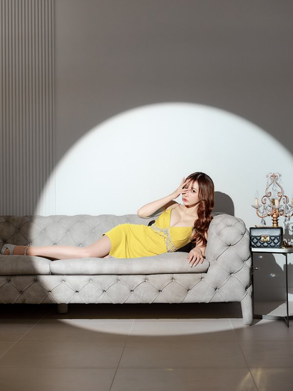 画像2: XSサイズあり【ANGEL R/エンジェルアール】 バストタック/ ビジュー/ デザイン/ パールチェーン/ タイト/ ミニドレス/ キャバドレス[OF2] (2)