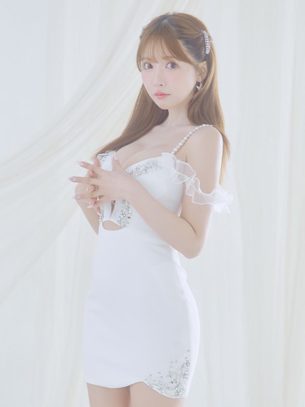 ホワイト モデル：ゆめ　身長：160cm　着用サイズ：Sサイズ