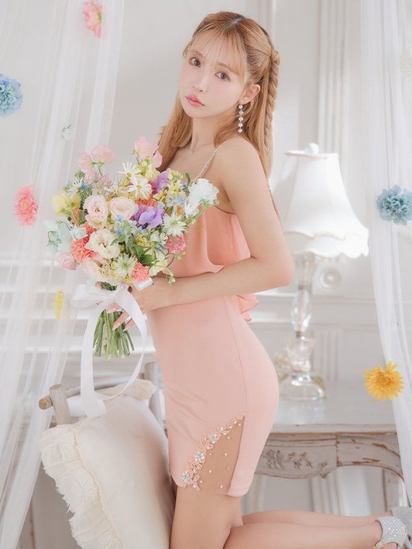 ピンク モデル:三上悠亜 身長:159cm 着用サイズ:Sサイズ