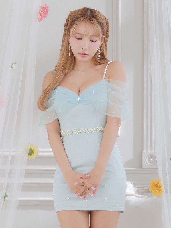 サックス モデル:三上悠亜 身長:159cm 着用サイズ:Sサイズ