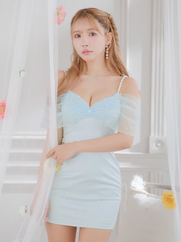 サックス モデル:三上悠亜 身長:159cm 着用サイズ:Sサイズ