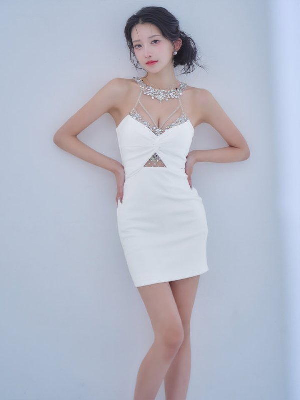 ホワイト　モデル：ゆいぴす　身長：170cm　着用サイズ：Sサイズ
