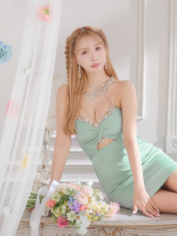 ミントグリーン モデル:三上悠亜 身長:159cm 着用サイズ:Sサイズ