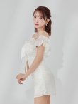 ホワイト　モデル：三上悠亜　身長：159cm　着用サイズ：Sサイズ