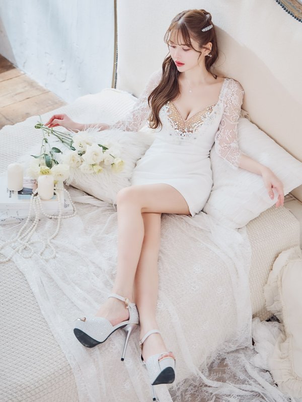 ホワイト  モデル:ゆめ 身長:160cm 着用サイズ:Sサイズ