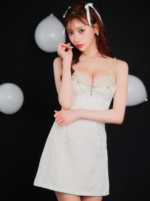 ホワイト モデル:明日花キララ 身長162cm 着用サイズ:Sサイズ