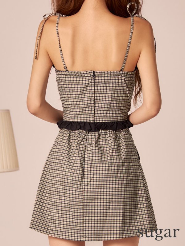 ベージュ モデル：まりん　身長：164cm　着用サイズ：Sサイズ