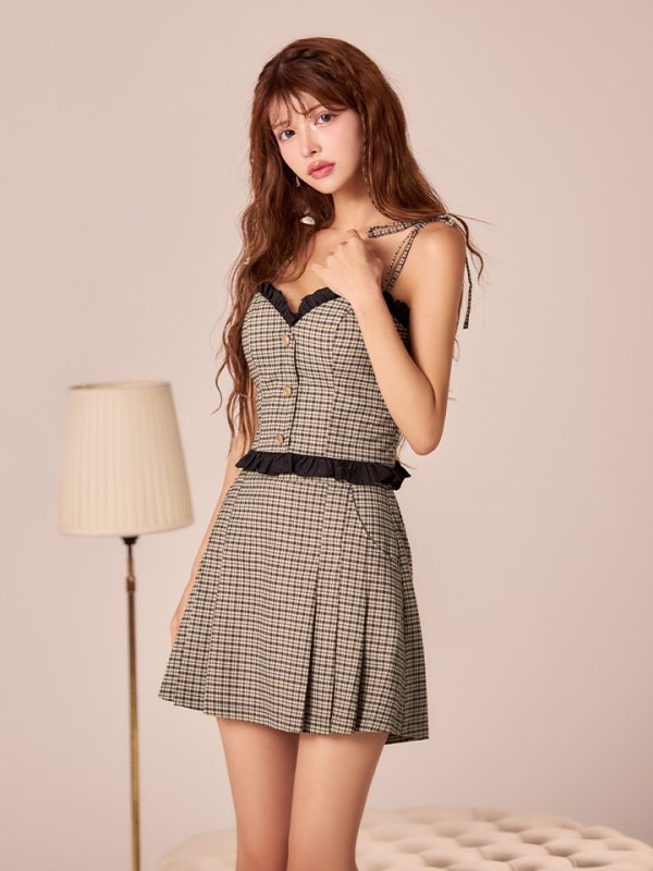 ベージュ モデル：まりん　身長：164cm　着用サイズ：Sサイズ