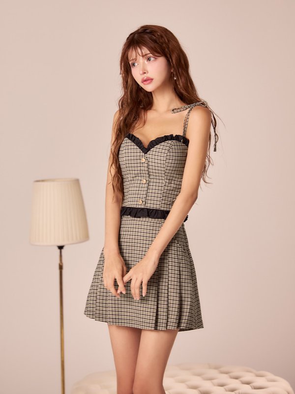 ベージュ モデル：まりん　身長：164cm　着用サイズ：Sサイズ