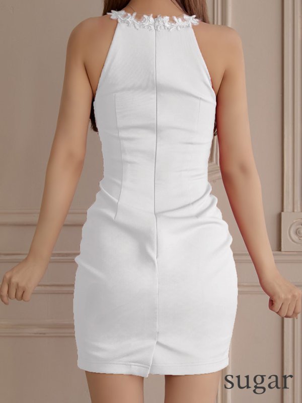 ホワイト　モデル：三上悠亜　身長：159cm　着用サイズ：Sサイズ