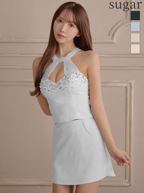 サックス モデル：三上悠亜　身長159cm　着用サイズ：Sサイズ