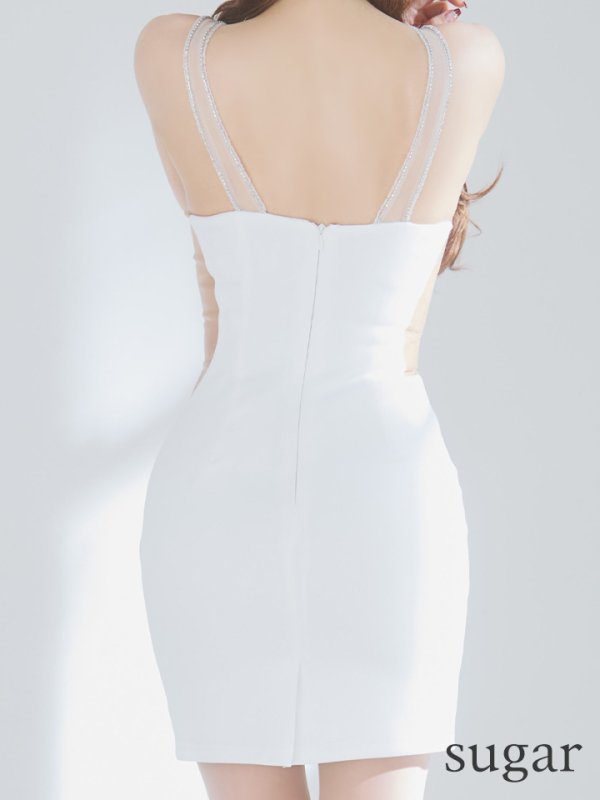 ホワイト モデル:真優川咲 身長:158cm 着用サイズ:Sサイズ