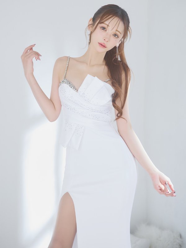 ホワイト モデル:真優川咲 身長:158cm 着用サイズ:Sサイズ