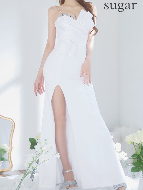 ホワイト モデル:真優川咲 身長:158cm 着用サイズ:Sサイズ