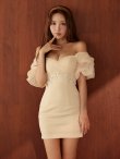 ベージュ モデル：三上悠亜　身長：159cm　着用サイズ：Sサイズ