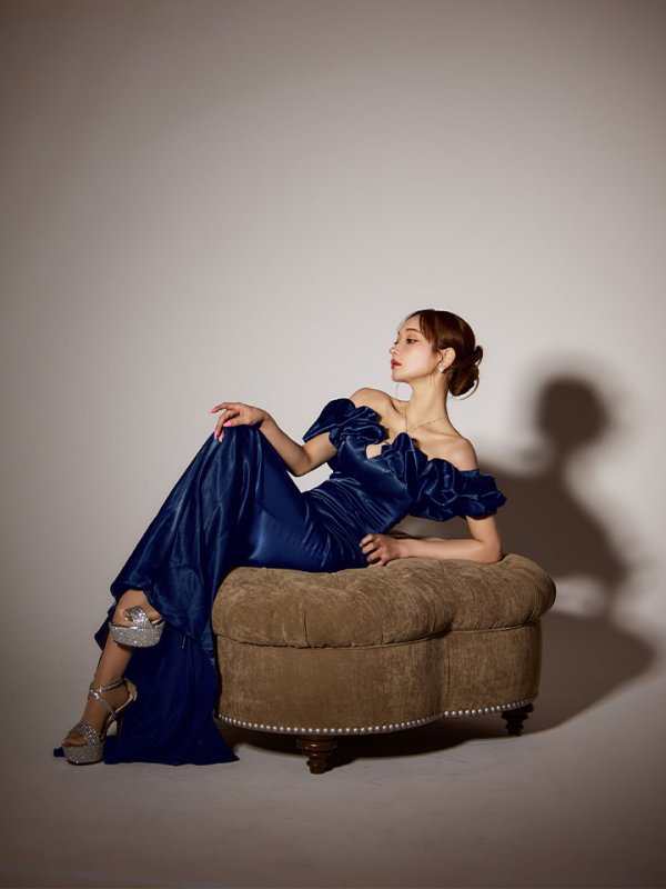 ネイビー モデル：真優川咲　身長：158cm　着用サイズ：Sサイズ