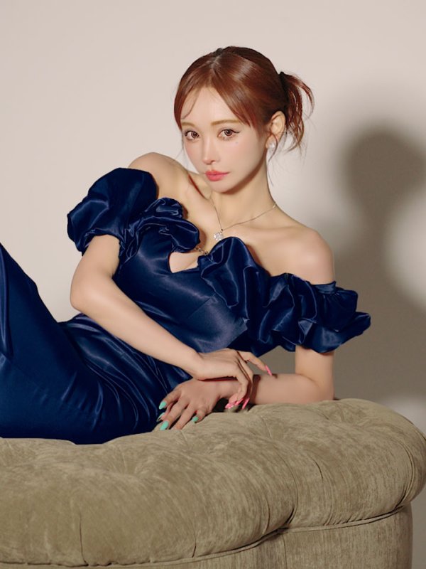 ネイビー モデル：真優川咲　身長：158cm　着用サイズ：Sサイズ