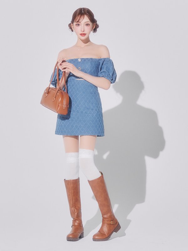 ブルー モデル：明日花キララ　身長：162cm　着用サイズ：Sサイズ