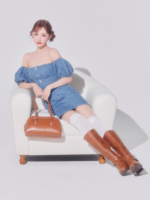 ブルー モデル：明日花キララ　身長：162cm　着用サイズ：Sサイズ