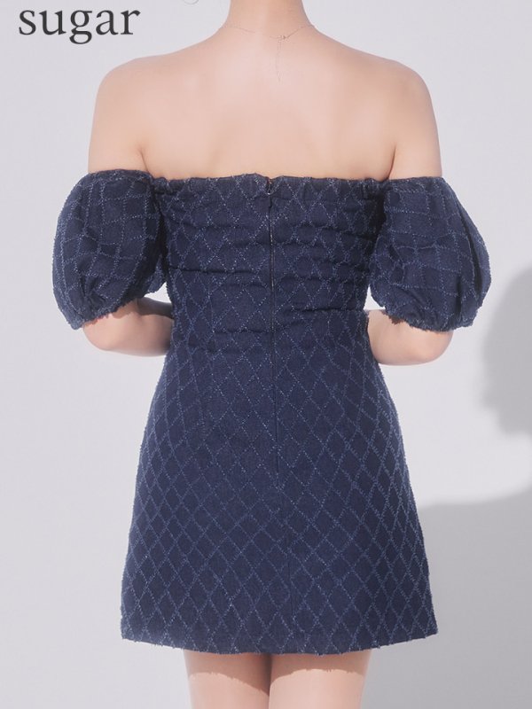 ネイビー モデル：明日花キララ　身長：162cm　着用サイズ：Sサイズ