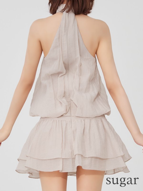 ベージュ　モデル：三上悠亜　身長：159cm　着用サイズ：Sサイズ