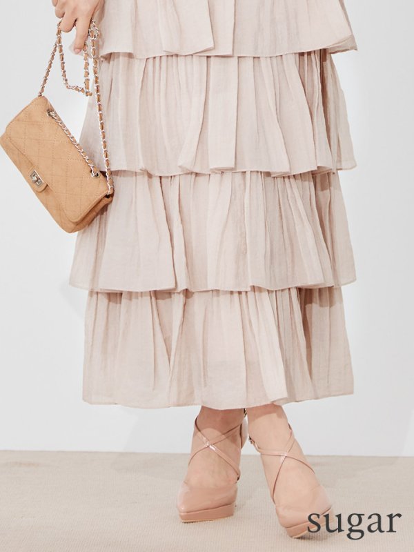 ベージュ モデル：三上悠亜　身長：159cm　着用サイズ：Sサイズ