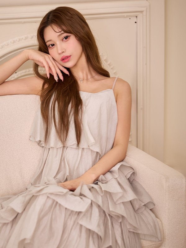 ベージュ　モデル：るりぴ　身長：165cm　着用サイズ：Sサイズ