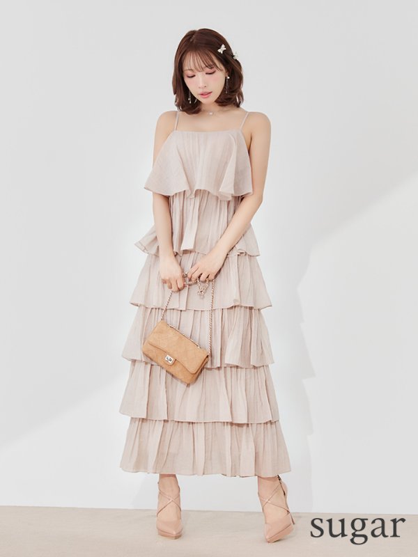 ベージュ モデル：三上悠亜　身長：159cm　着用サイズ：Sサイズ