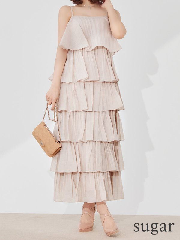 ベージュ モデル：三上悠亜　身長：159cm　着用サイズ：Sサイズ