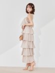ベージュ モデル：三上悠亜　身長：159cm　着用サイズ：Sサイズ