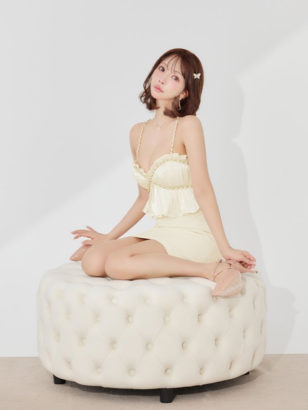 アイボリー モデル：三上悠亜　身長：159cm　着用サイズ：Sサイズ