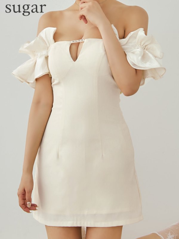 アイボリー　モデル：三上悠亜　身長：159cm　着用サイズ：Sサイズ