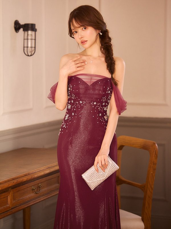 レッド モデル：ゆめ　身長：160cm　着用サイズ：Sサイズ