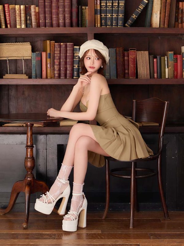 ベージュ　モデル：れみれみ　身長：163cm　着用サイズ：Sサイズ