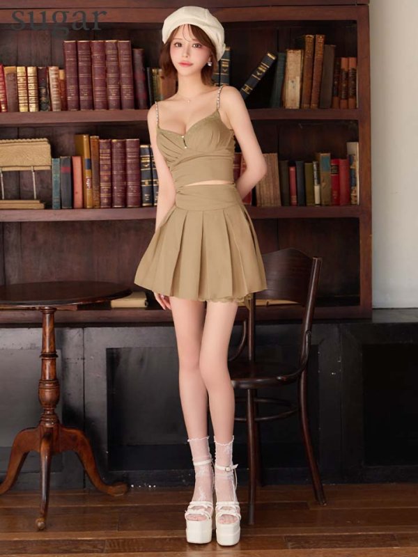 ベージュ　モデル：れみれみ　身長：163cm　着用サイズ：Sサイズ