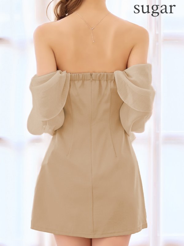 ベージュ　モデル：るりぴ　身長：165cm　着用サイズ：Sサイズ