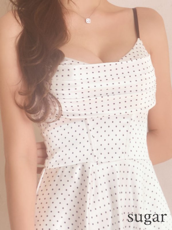 ホワイト　モデル：せら　着用サイズ：Sサイズ