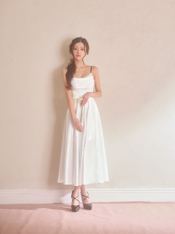 ホワイト　モデル：せら　着用サイズ：Sサイズ