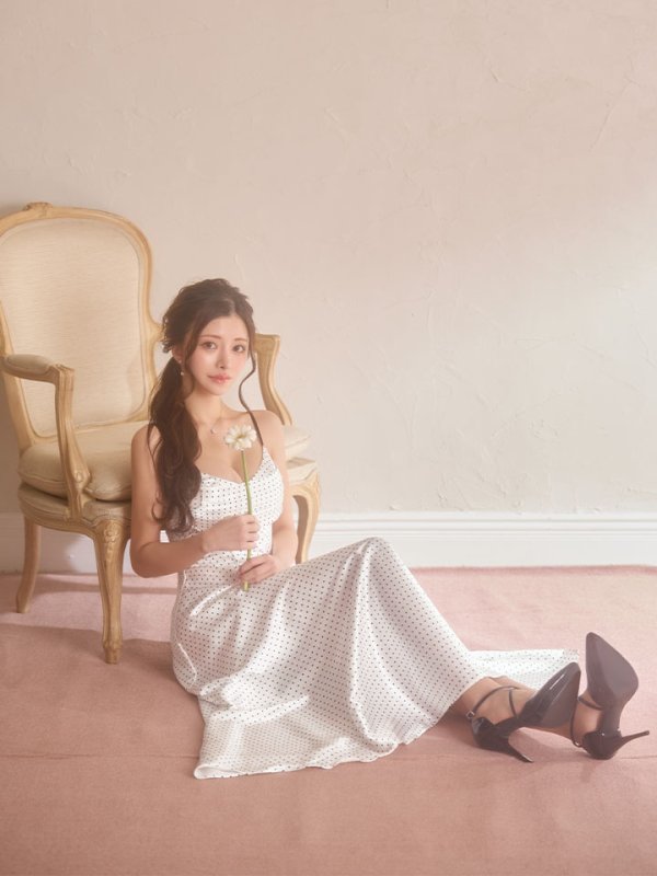 ホワイト　モデル：せら　着用サイズ：Sサイズ